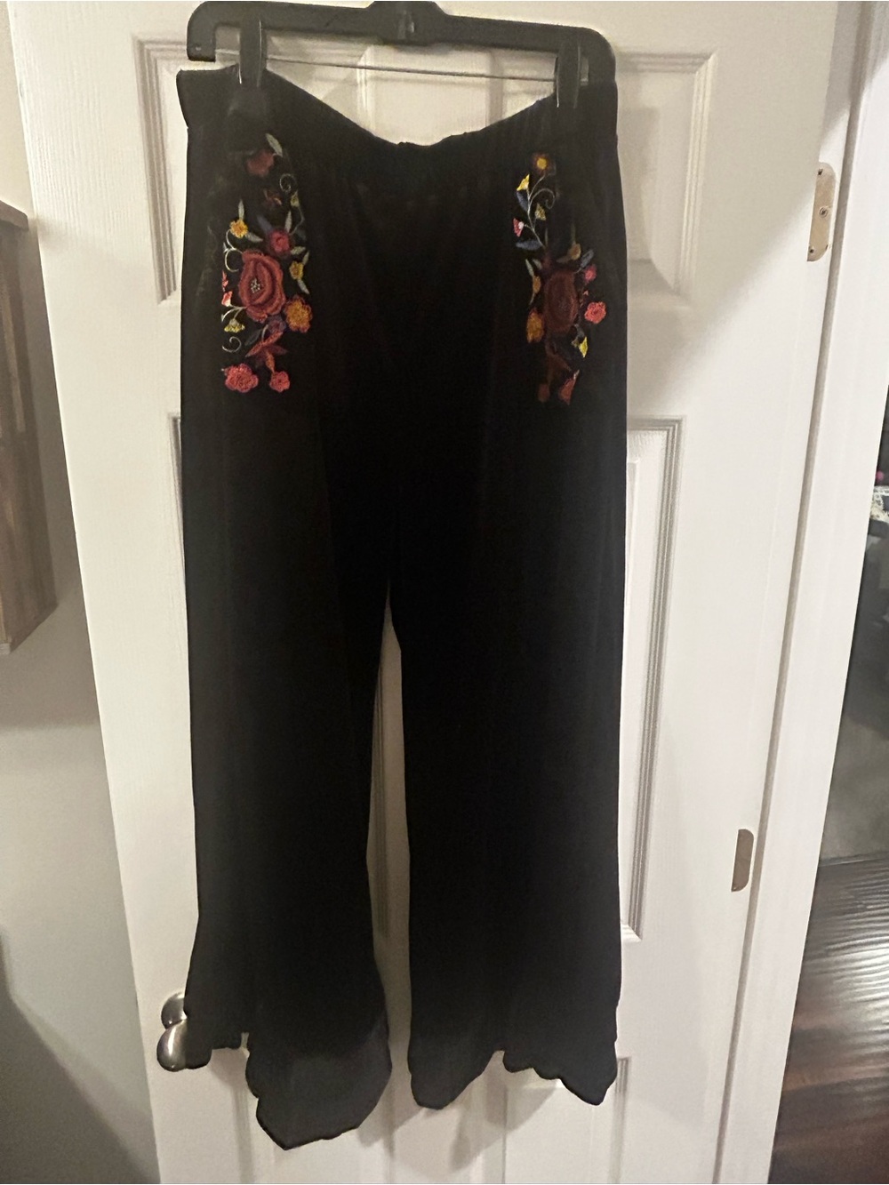 Umgee Black Wide-Leg Pants with Floral Embroidery